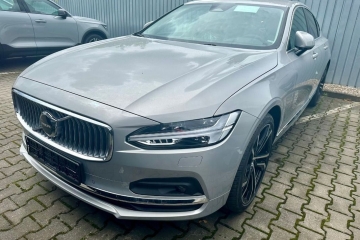 S90 B4 197KM / PLUS BRIGHT / 19" / Skóry / CLIMATE / Pilot Assist 2024